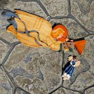 Two Angels- Just in time to Herald in Christmas!